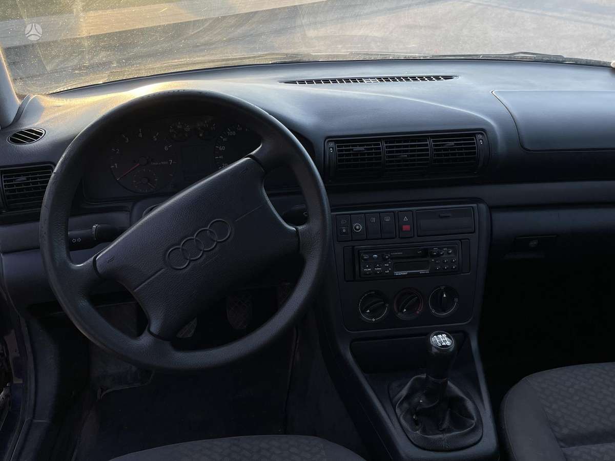 Audi A4, 1.6 l., Седан