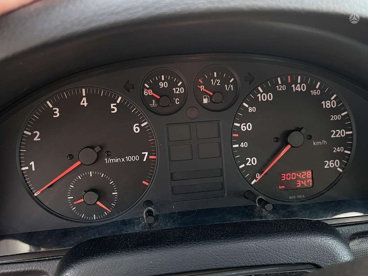 Audi A4, 1.6 l., Седан