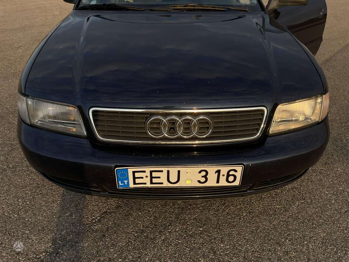 Audi A4, 1.6 l., Седан