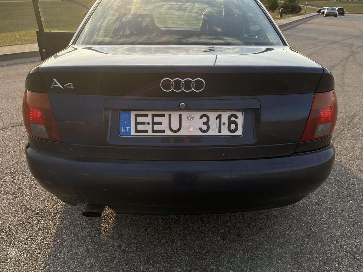 Audi A4, 1.6 l., Седан