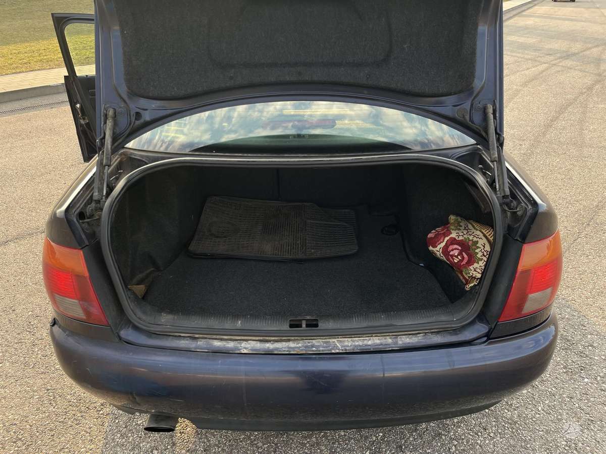 Audi A4, 1.6 l., Седан