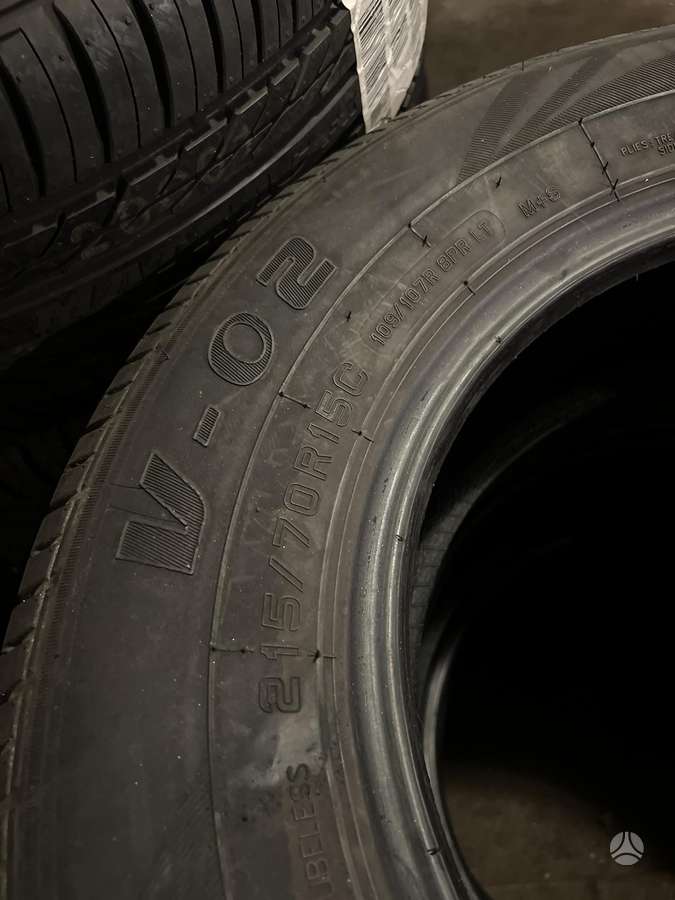 Ovation V-02, летние 215/70 R15