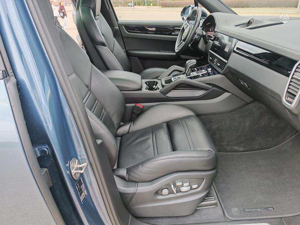Porsche Cayenne, 2.9 l., off-road / crossover