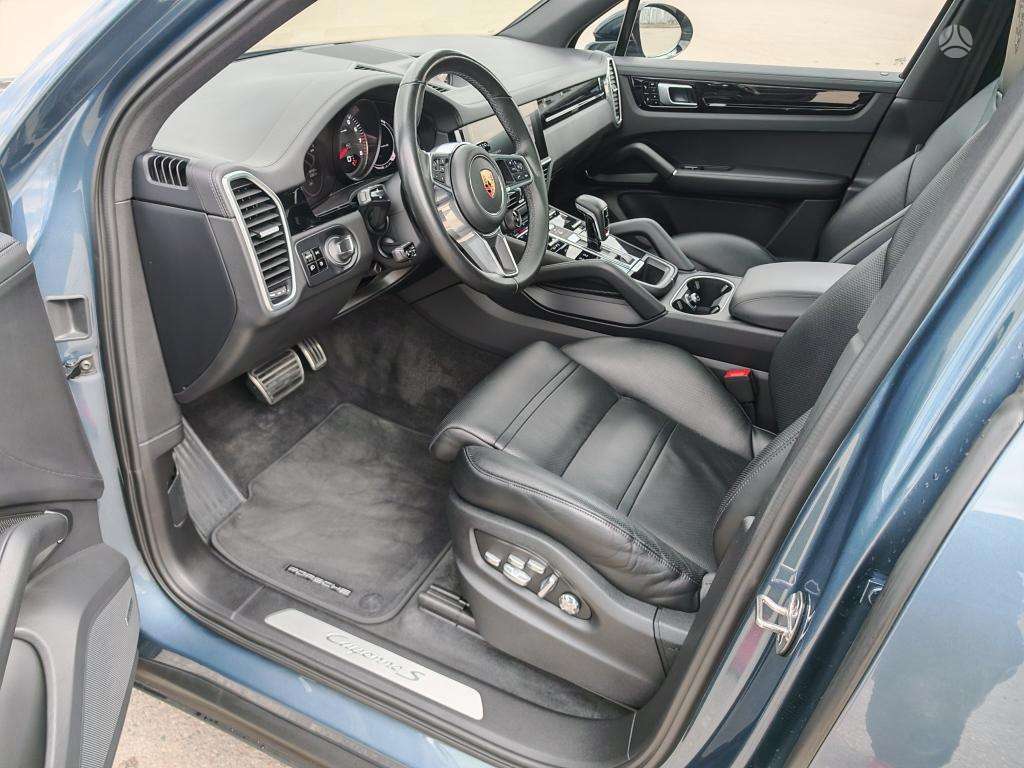 Porsche Cayenne, 2.9 l., off-road / crossover