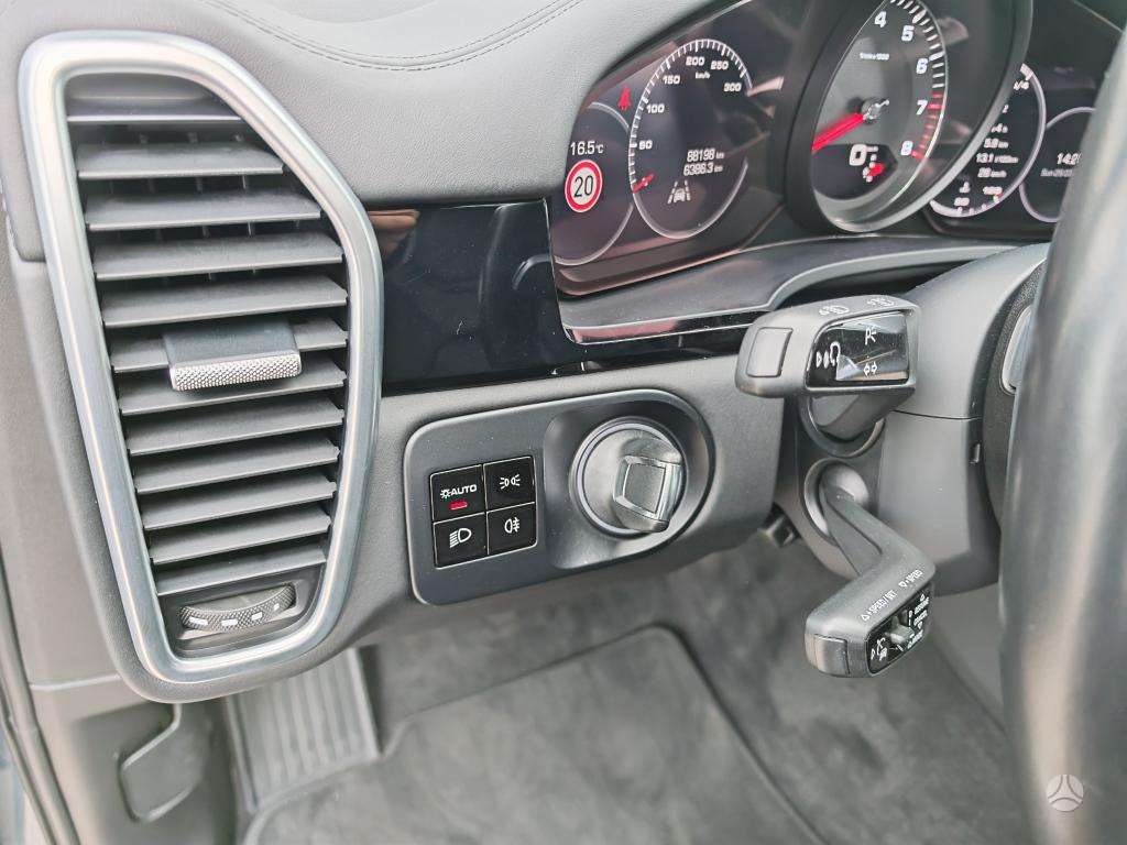 Porsche Cayenne, 2.9 l., off-road / crossover