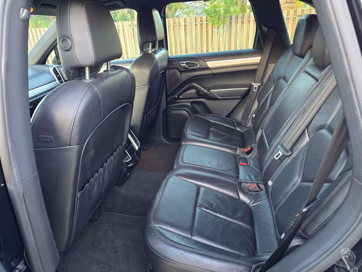 Porsche Cayenne - 10