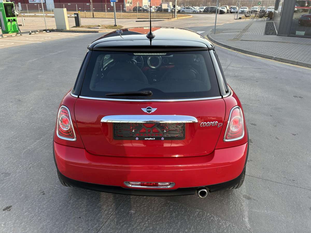 Mini Cooper, 1.6 l., hatchback