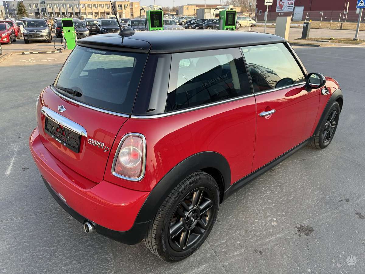 Mini Cooper, 1.6 l., hatchback