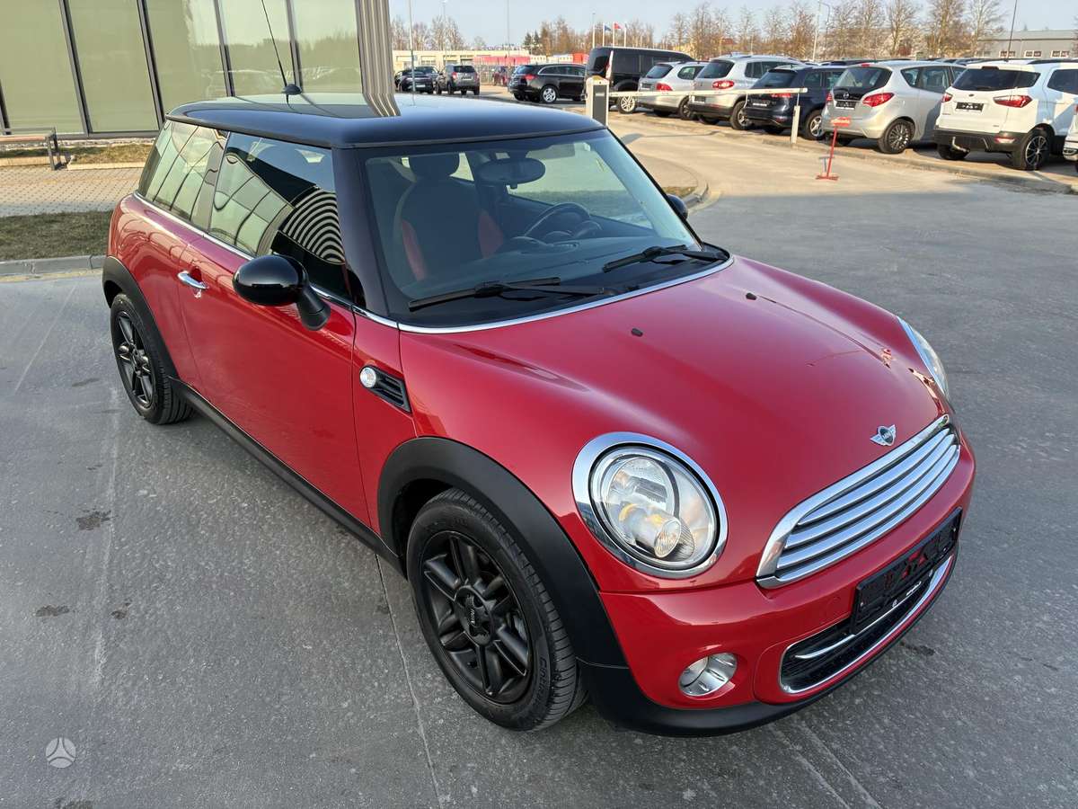 Mini Cooper, 1.6 l., hatchback