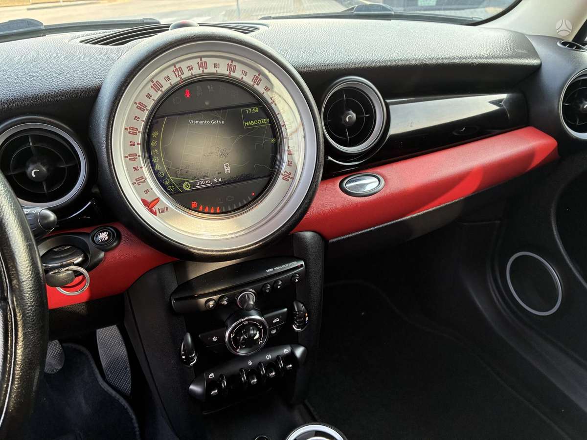 Mini Cooper, 1.6 l., hatchback