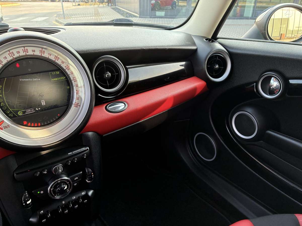 Mini Cooper, 1.6 l., hatchback