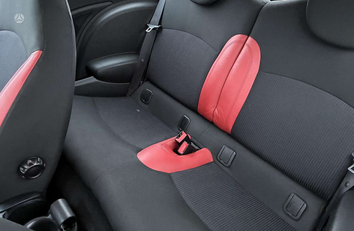 Mini Cooper, 1.6 l., hatchback
