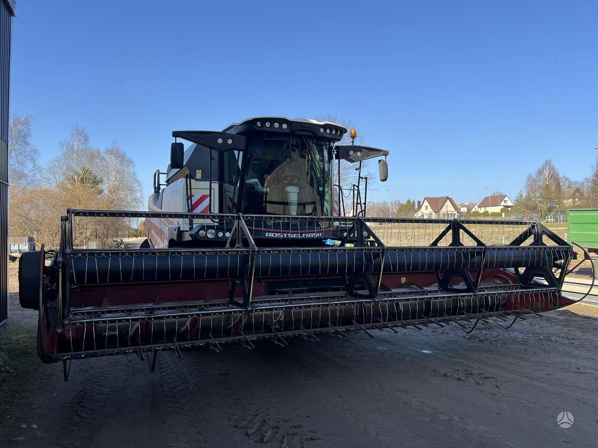 Rostselmash RSM 161, combine harvesters