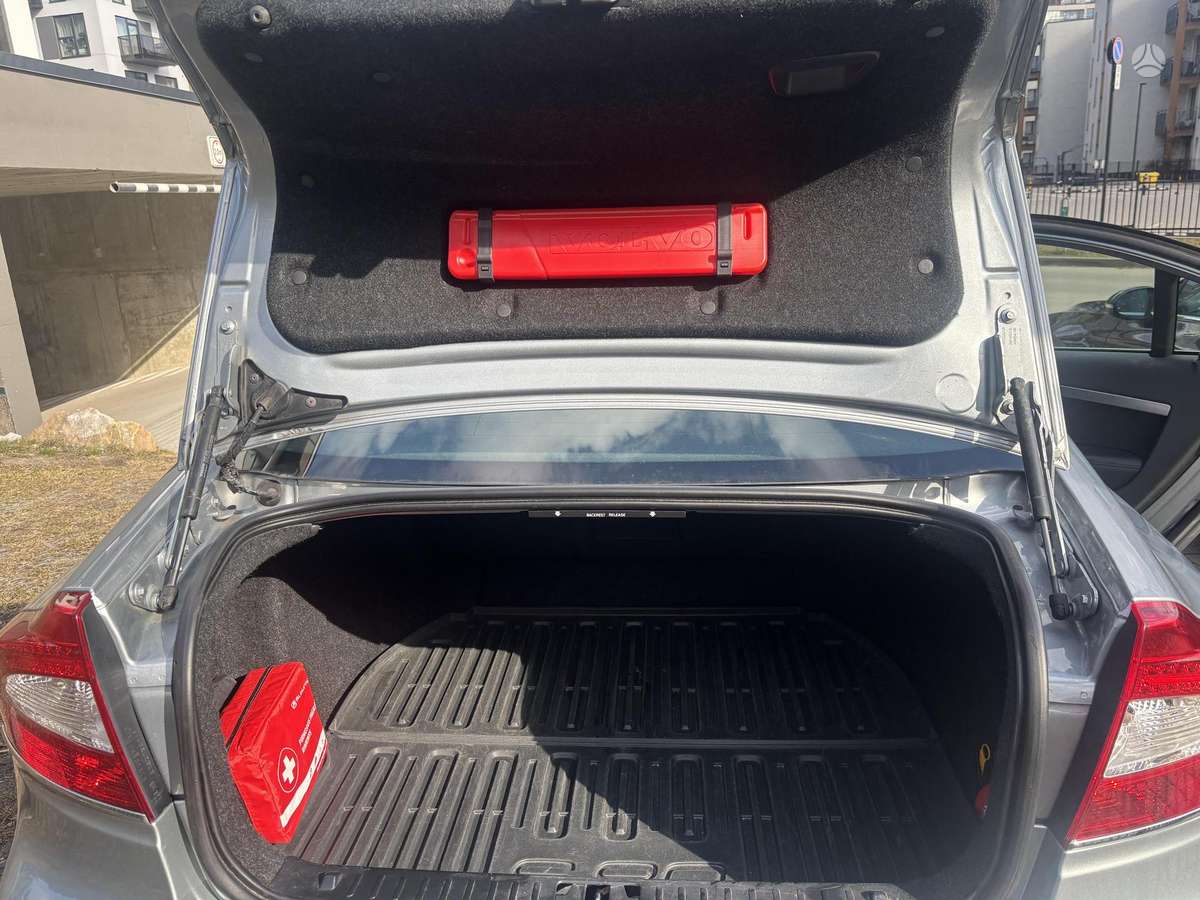 Volvo S80, 2.0 l., Седан