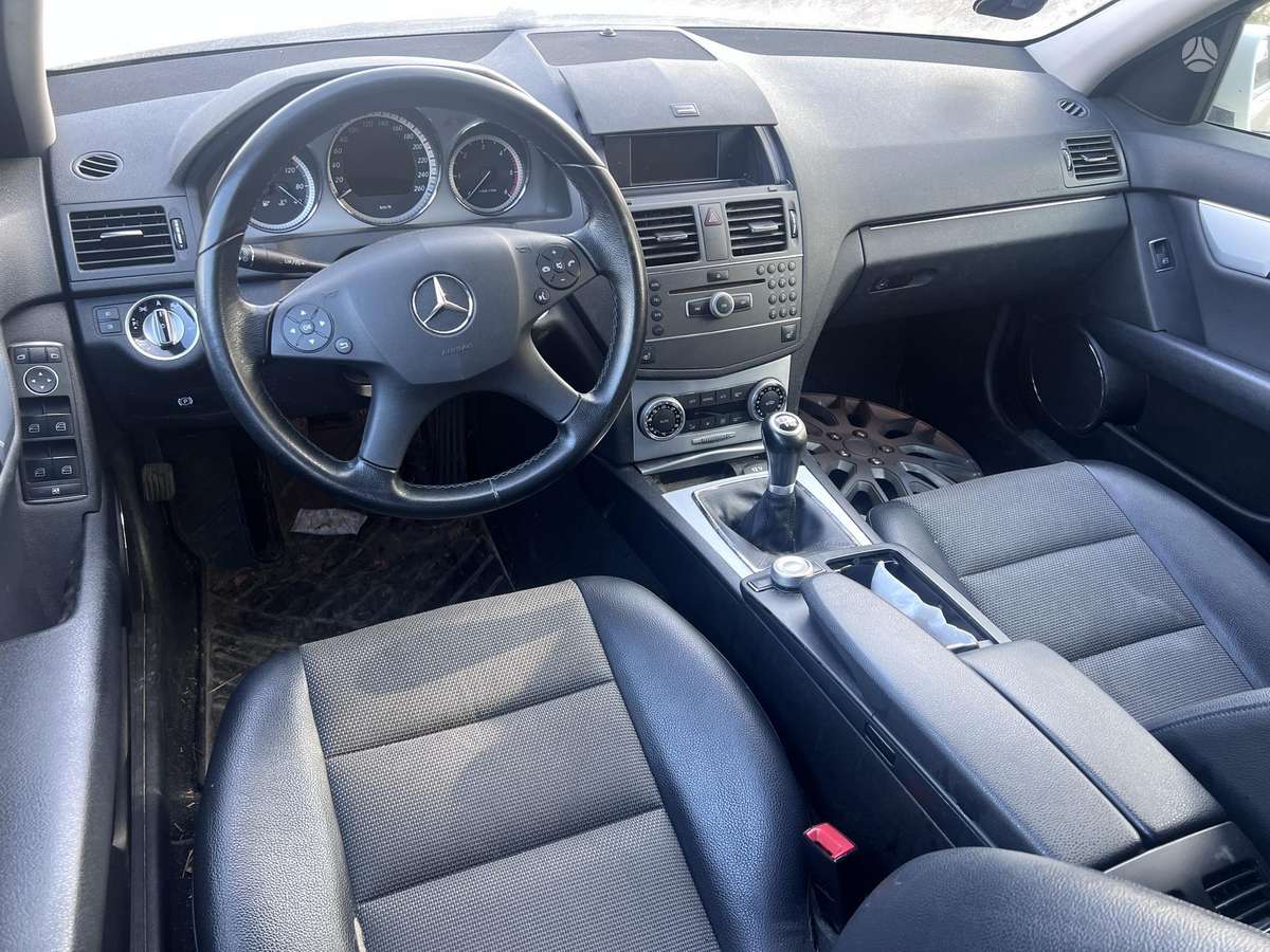 Mercedes-Benz C220 dalimis