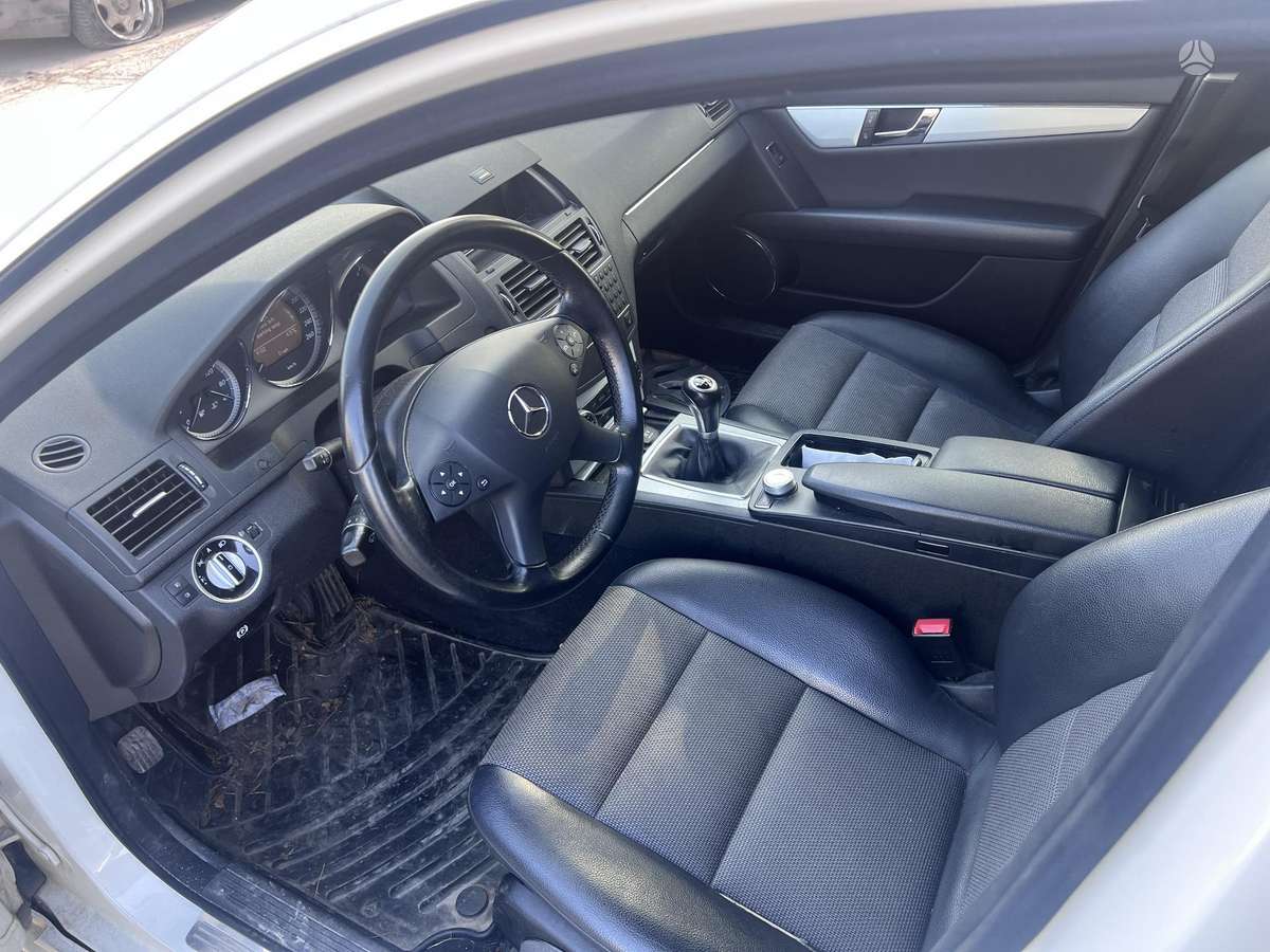 Mercedes-Benz C220 dalimis