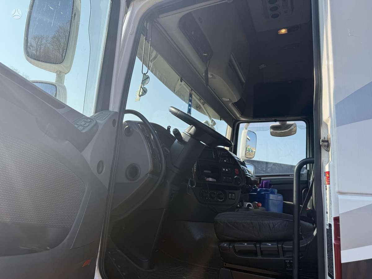DAF XF510, double sleeper