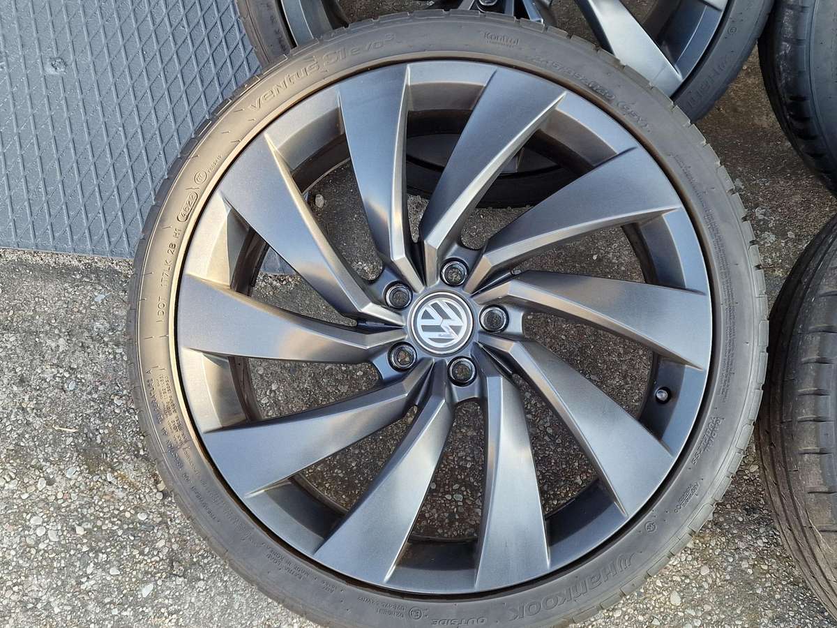 Volkswagen 3G8601025D, light alloy, R20