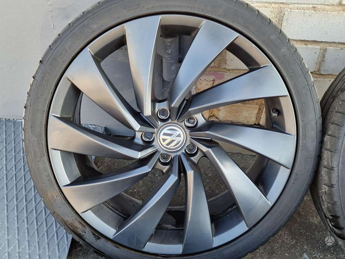 Volkswagen 3G8601025D, light alloy, R20