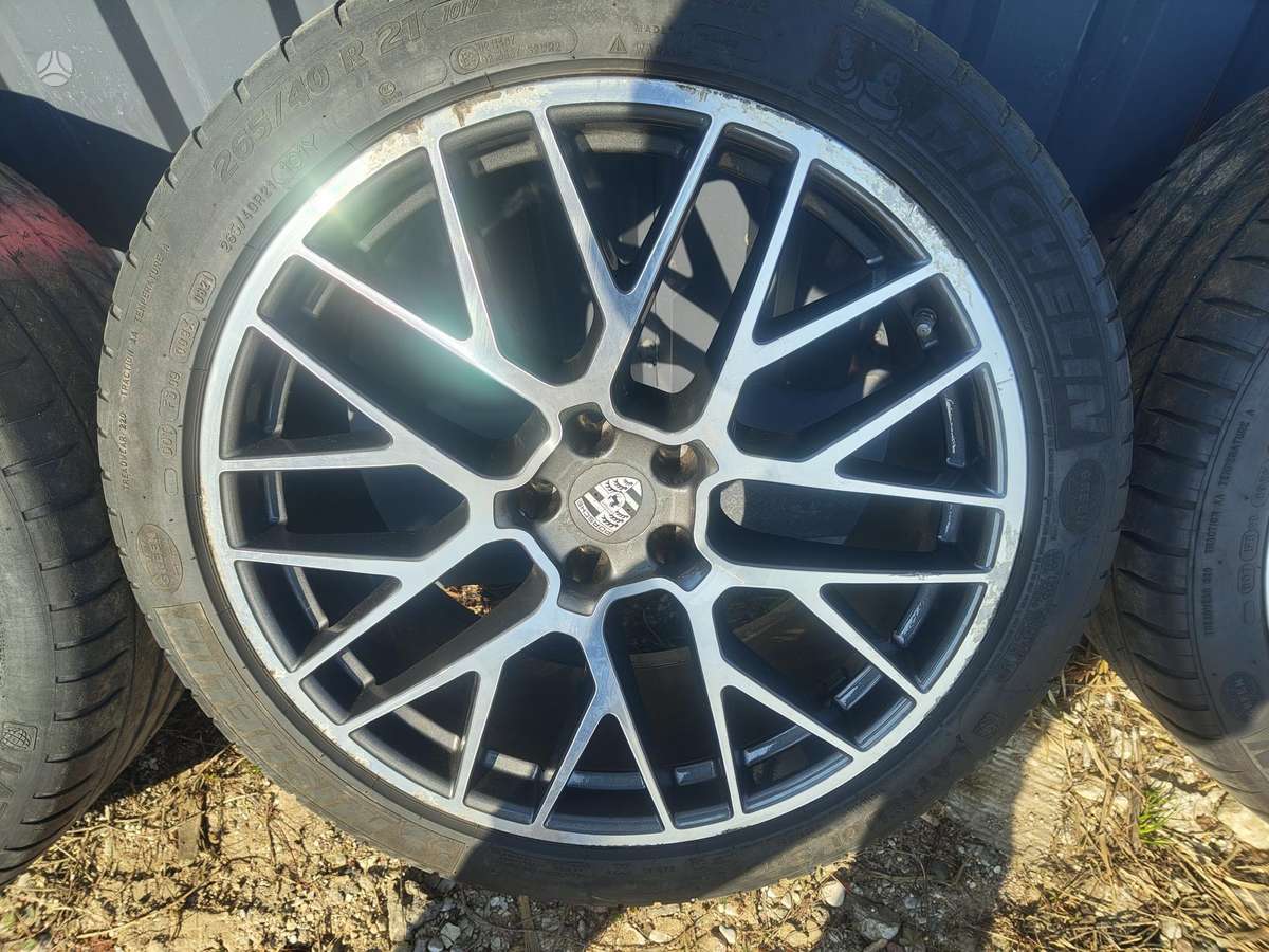 Porsche Macan, light alloy, R21