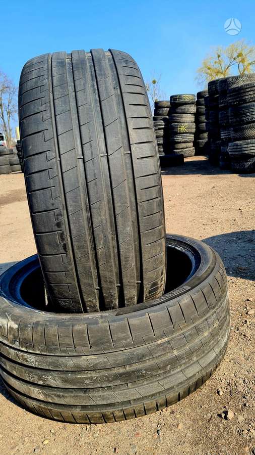 Pirelli P Zero E, summer 275/40 R22