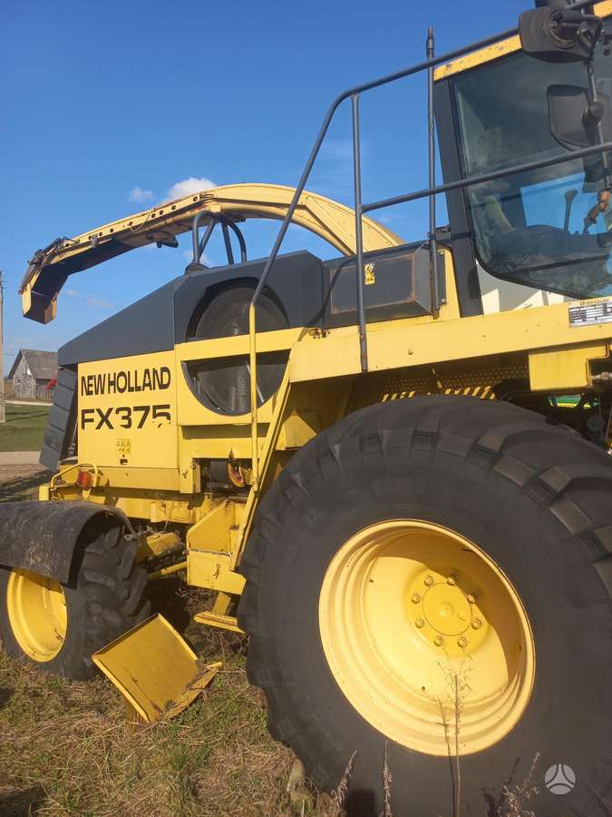 New Holland 375, self-propelled mower conditioners