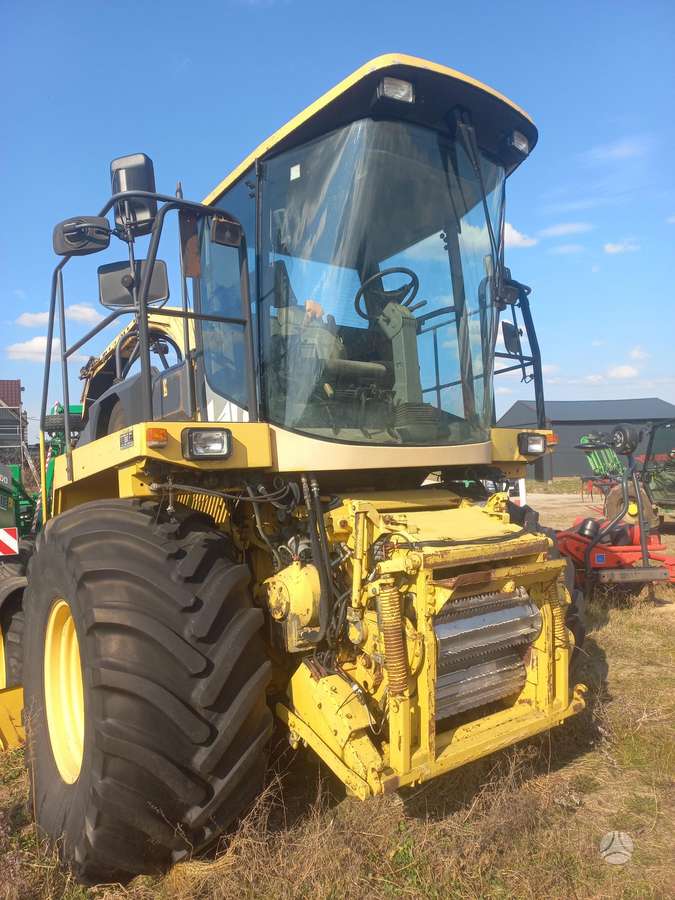 New Holland 375, самоходные измельчители