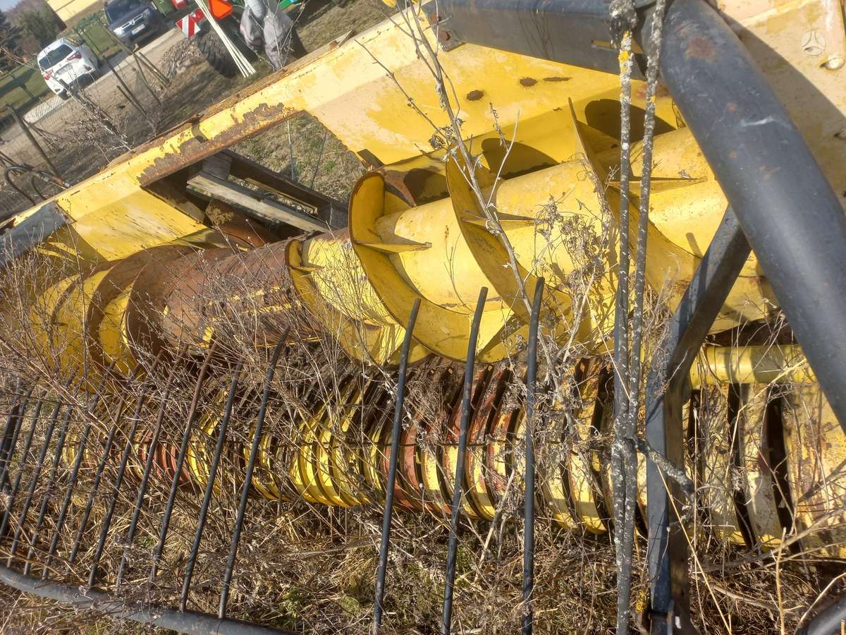 New Holland 375, self-propelled mower conditioners