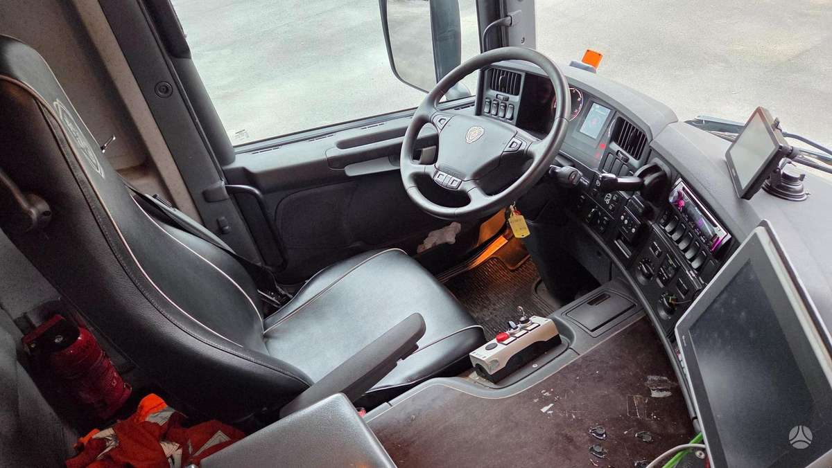 Scania P450 8X4*4, other