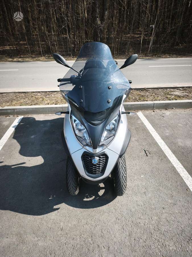 Piaggio MP3 400cc, trikes