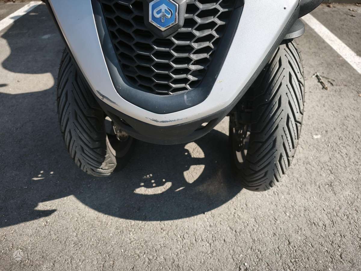 Piaggio MP3 400cc, trikes