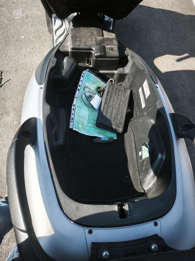 Piaggio MP3 400cc, trikes