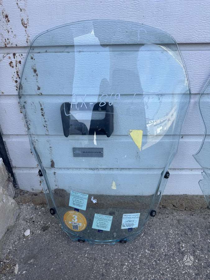 Piaggio MP3, triračiai