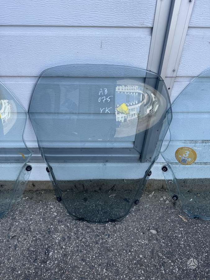 Piaggio MP3, triračiai