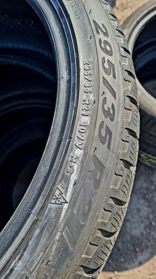 Pirelli, winter 295/35 R21