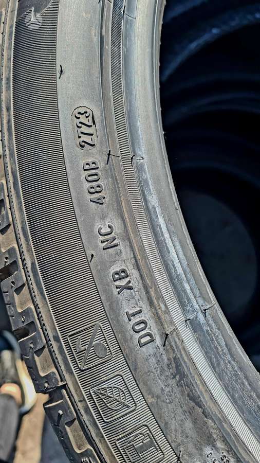 Pirelli, winter 295/35 R21