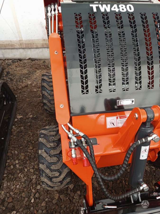 -Kita- Naujas dyzelinis minikrautuvas, mini loaders