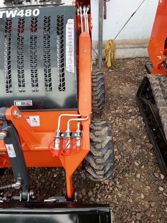 -Kita- Naujas dyzelinis minikrautuvas, mini loaders