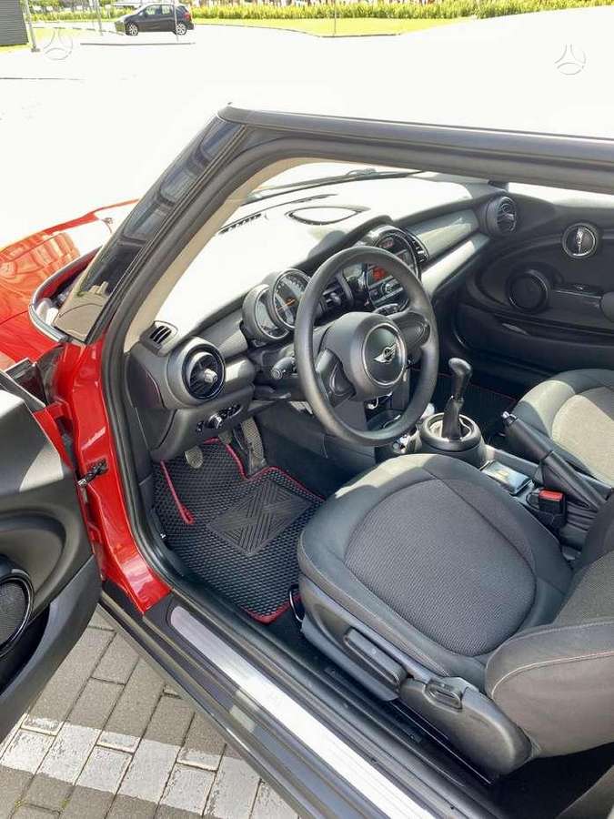 Mini Cooper, 1.5 l., hatchback