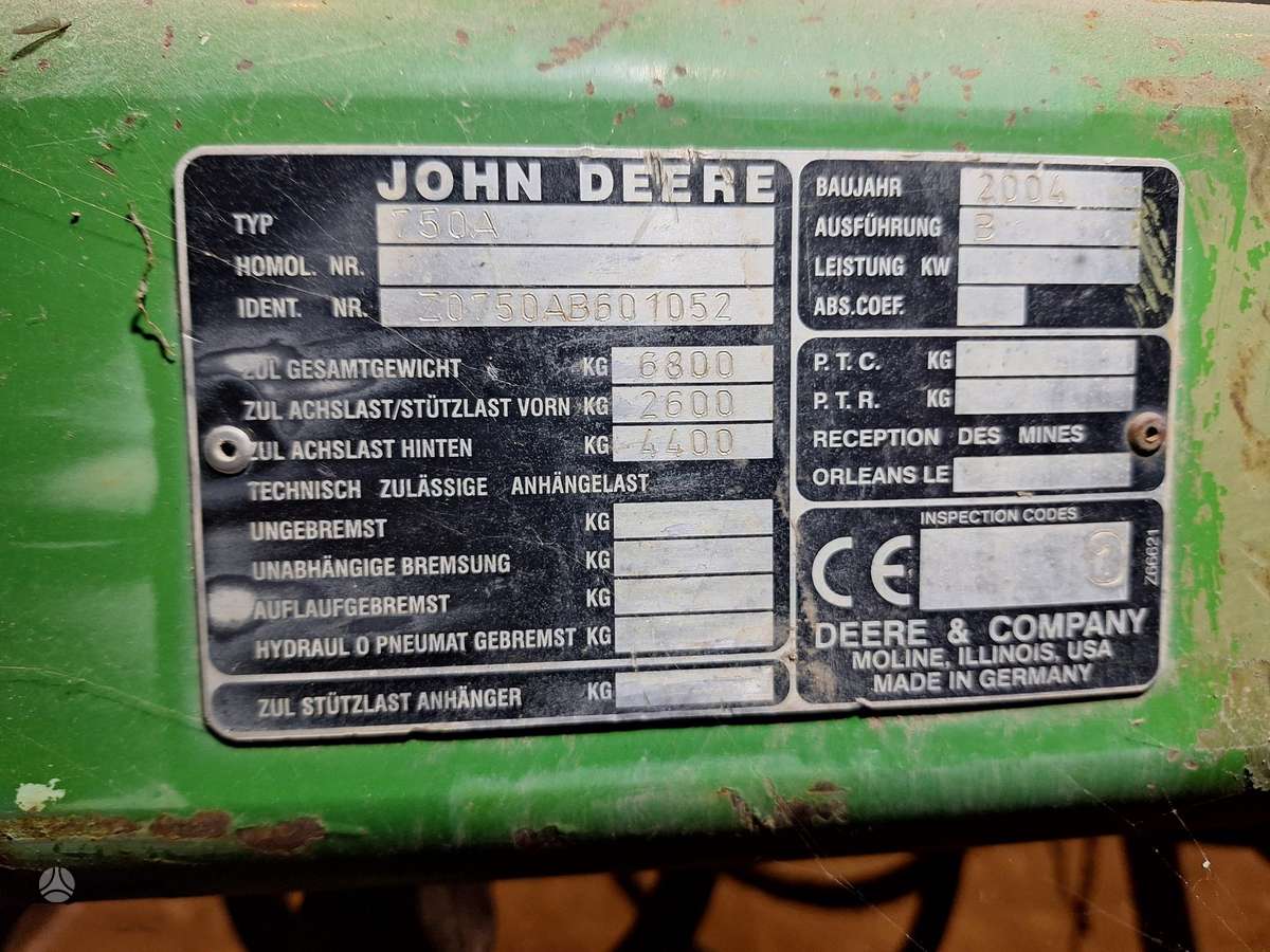 John Deere 750 A, seeders, planters