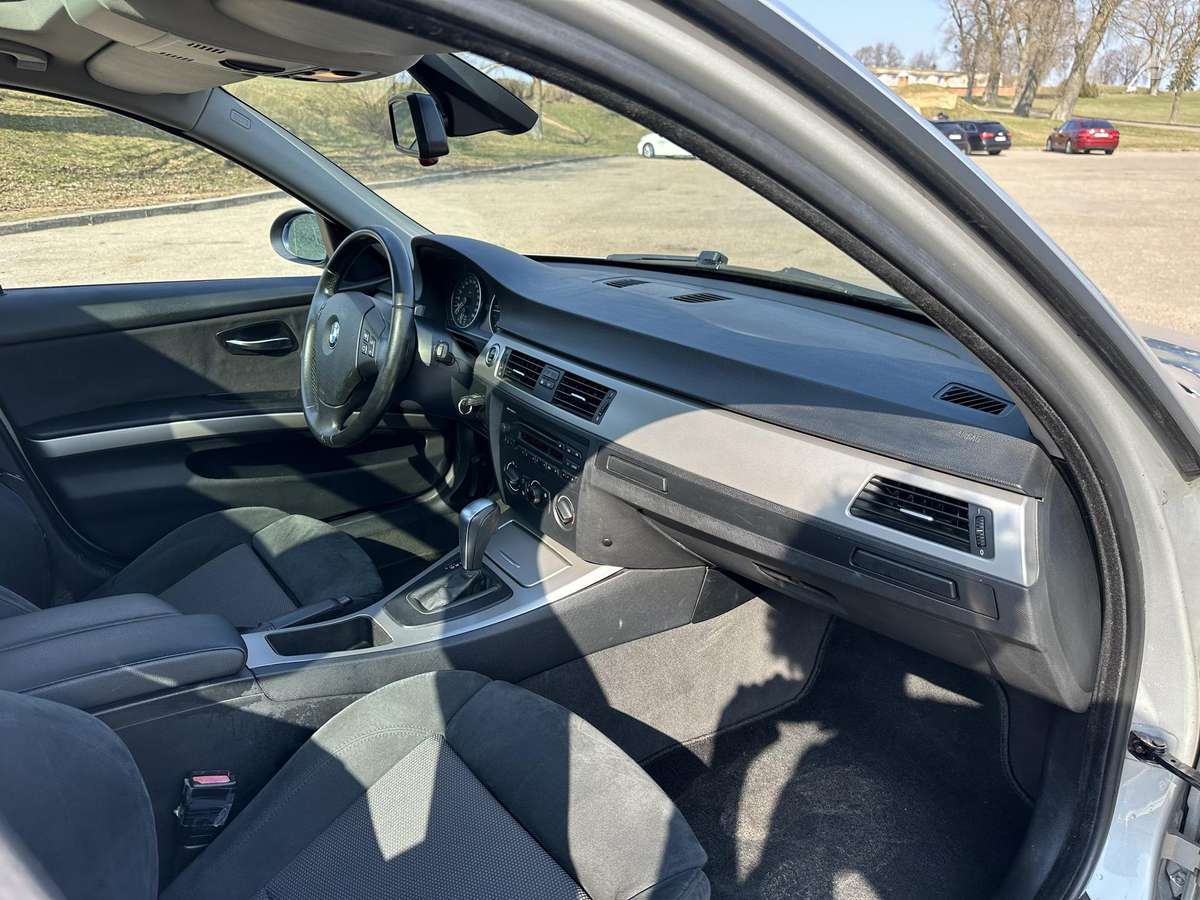 BMW 320, 2.0 l., wagon