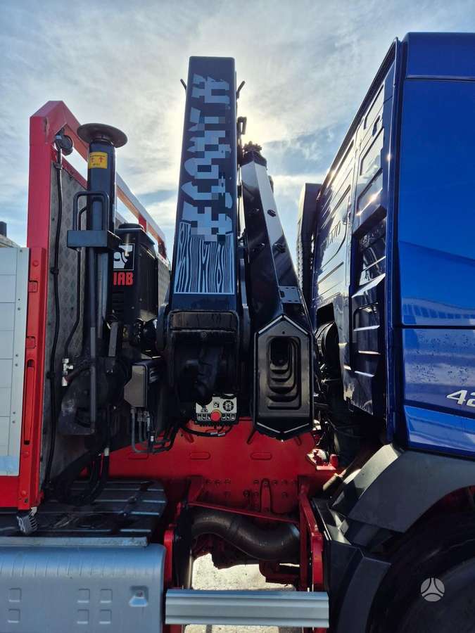 Volvo FM420 Hiab 232 E6, platformos