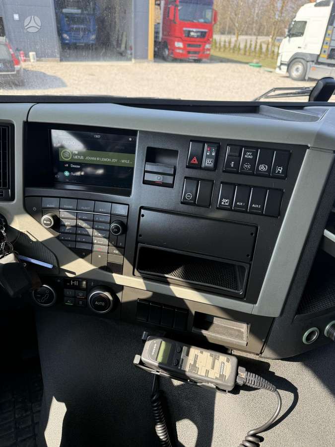 Volvo FM 370, auto transporters