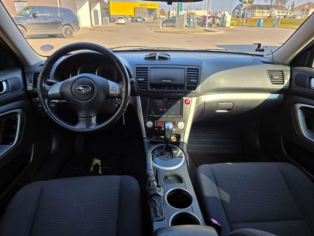Subaru Legacy - 9