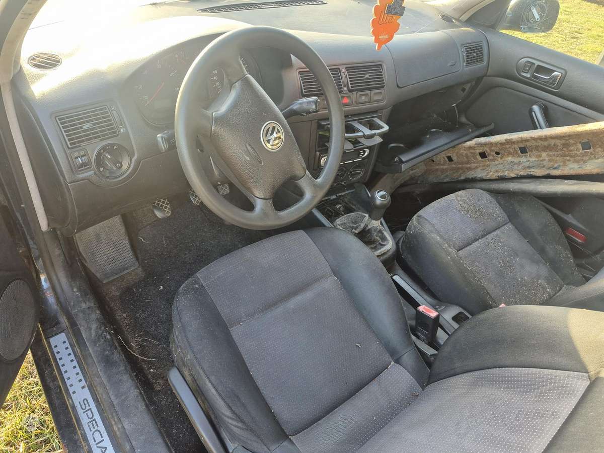 Volkswagen Golf Nevienas ardytas