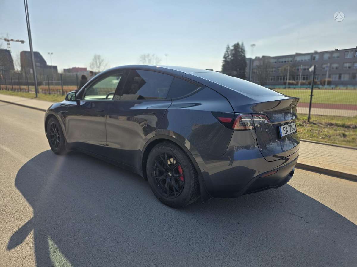 Tesla Model Y, 78 kWh, hatchback