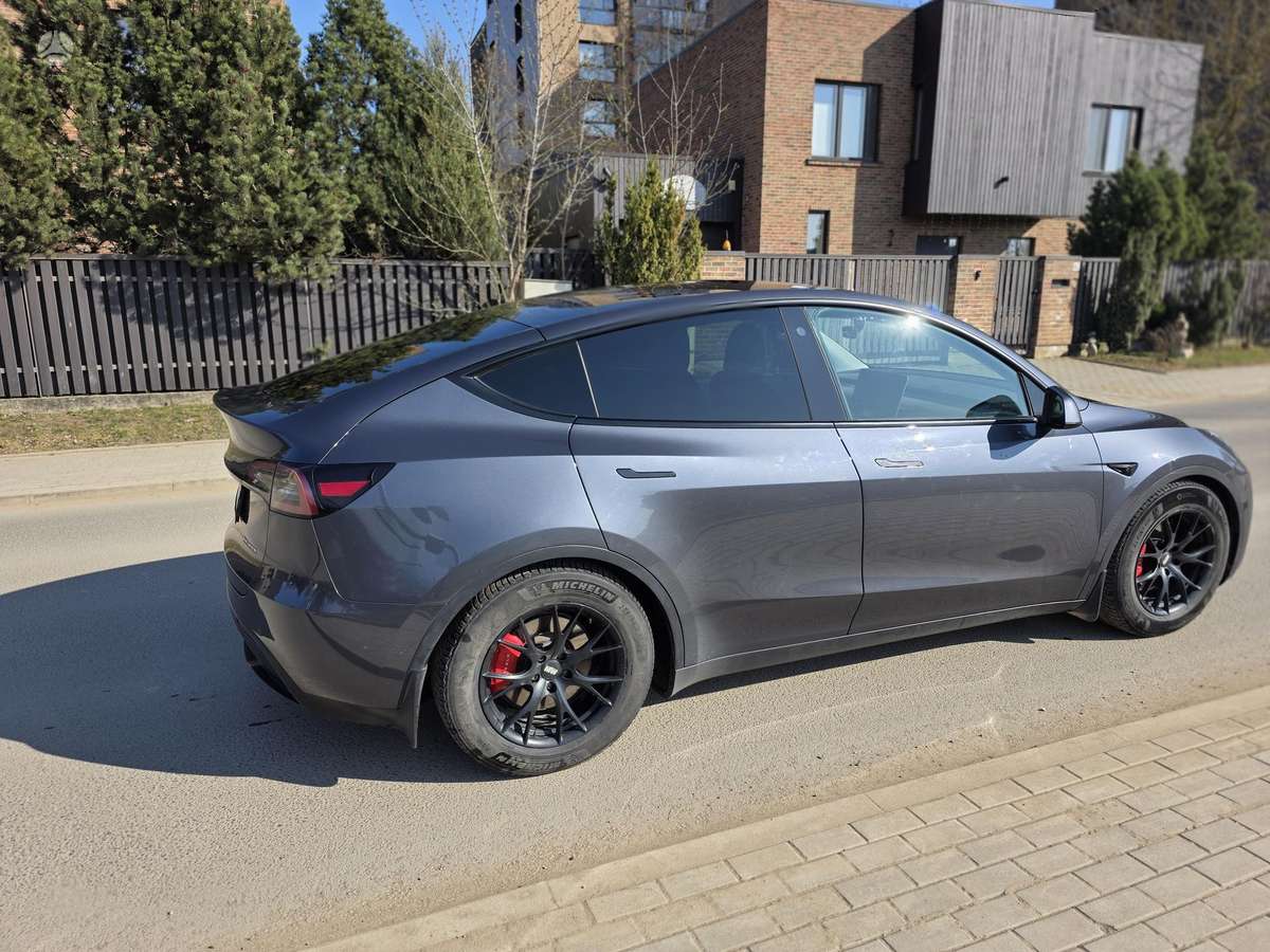 Tesla Model Y, 78 kWh, hatchback