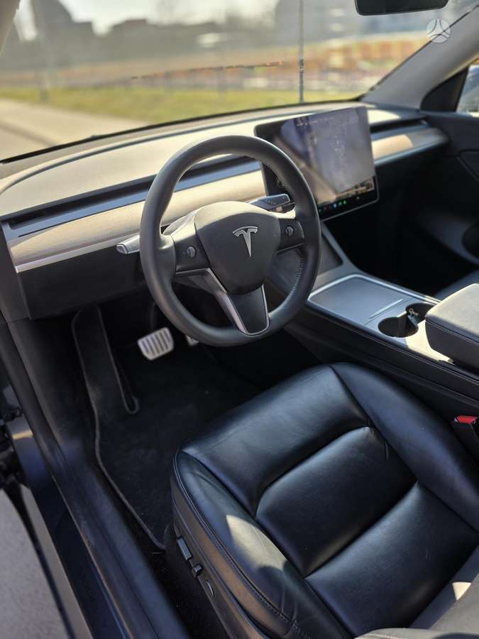 Tesla Model Y, 78 kWh, hatchback