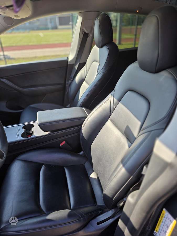 Tesla Model Y, 78 kWh, hatchback