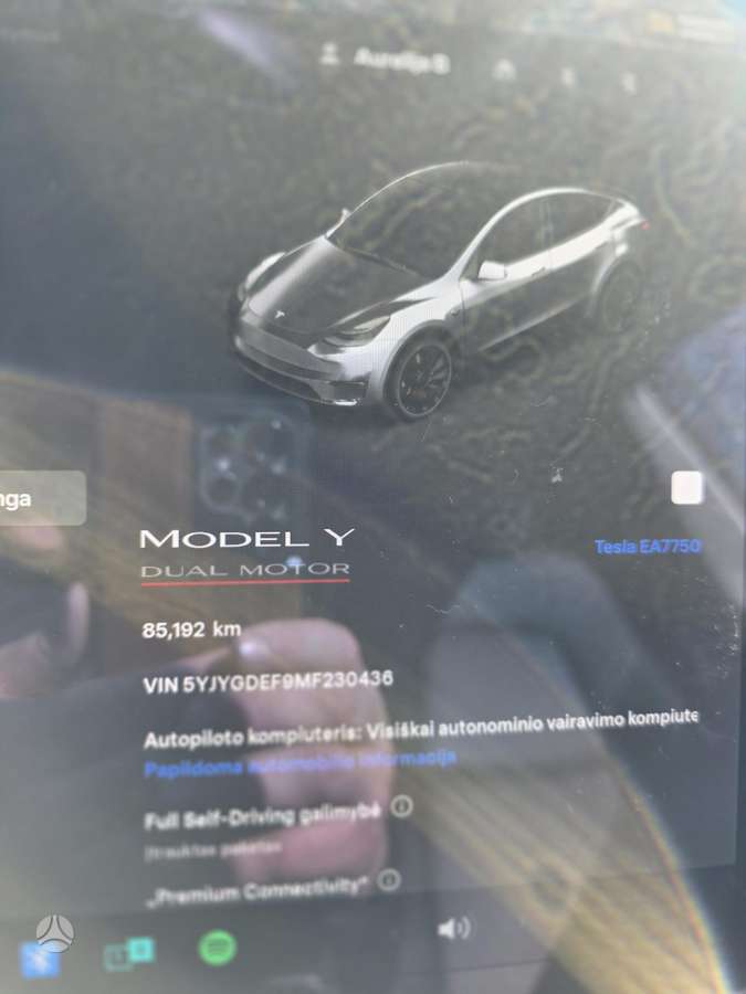 Tesla Model Y, 78 kWh, hatchback